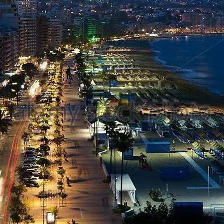 Cosy With Seaviews, Pool Close To Beach. Apartamento Fuengirola