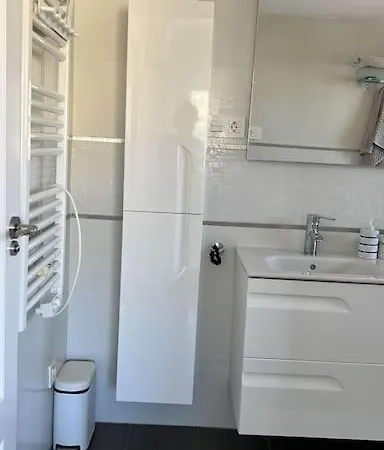 Cosy With Seaviews, Pool Close To Beach. Apartment Fuengirola