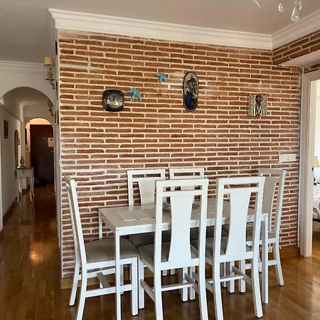 Cosy With Seaviews, Pool Close To Beach. Fuengirola